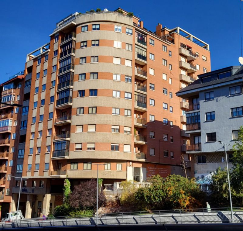 Vista del bloque en Calle Clavel   Cardenal Cisneros